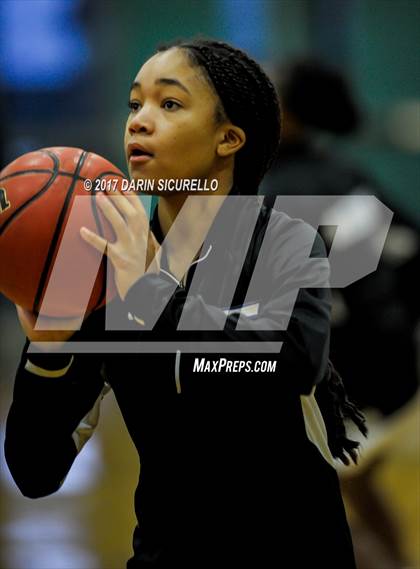 Thumbnail 2 in St. John's vs. Grandview (NIKE Tournament of Champions) photogallery.