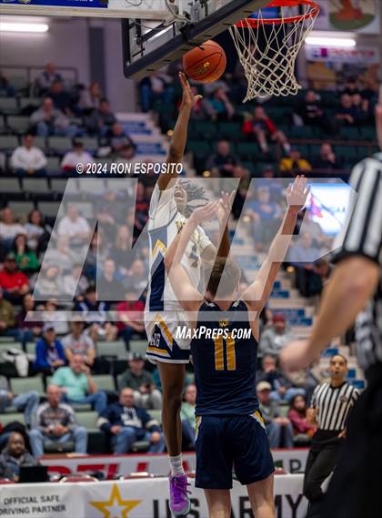 Thumbnail 2 in Our Lady of Lourdes vs West Genesee (NYSPHSAA Class AA Semifinal) photogallery.
