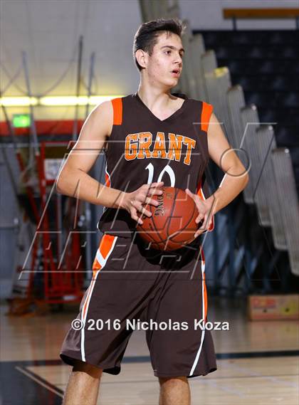 Thumbnail 3 in Grant vs. Golden Valley (Hart Tournament) photogallery.