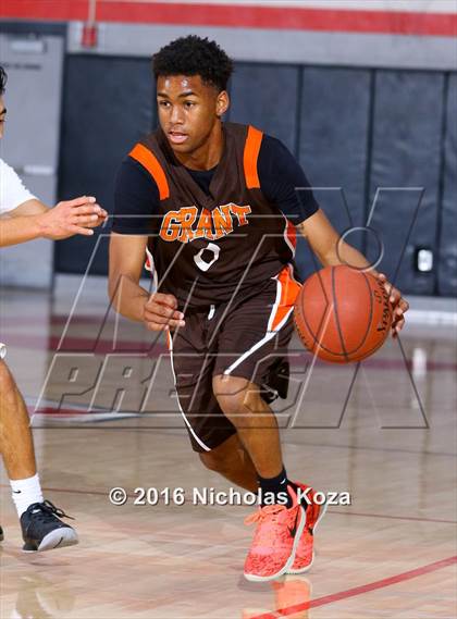 Thumbnail 3 in Grant vs. Golden Valley (Hart Tournament) photogallery.