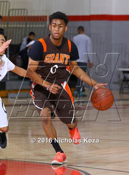 Thumbnail 2 in Grant vs. Golden Valley (Hart Tournament) photogallery.