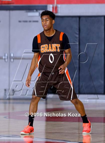 Thumbnail 3 in Grant vs. Golden Valley (Hart Tournament) photogallery.