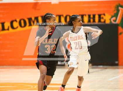 Thumbnail 3 in Douglas Byrd @ South View photogallery.