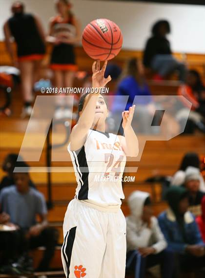 Thumbnail 2 in Douglas Byrd @ South View photogallery.