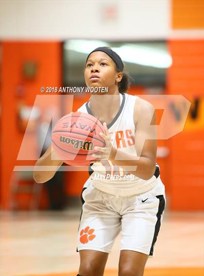 Thumbnail 1 in Douglas Byrd @ South View photogallery.