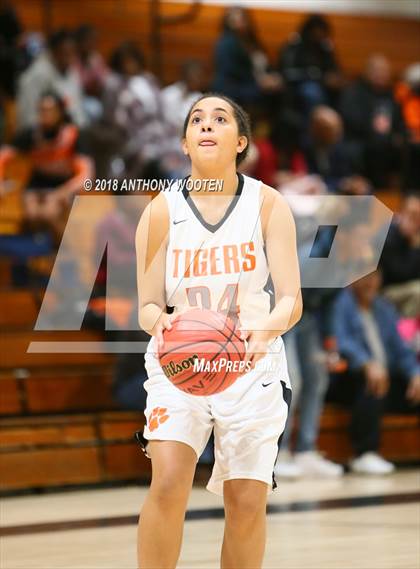 Thumbnail 3 in Douglas Byrd @ South View photogallery.
