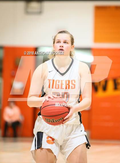 Thumbnail 2 in Douglas Byrd @ South View photogallery.