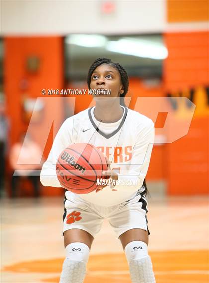 Thumbnail 2 in Douglas Byrd @ South View photogallery.