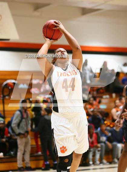 Thumbnail 2 in Douglas Byrd @ South View photogallery.