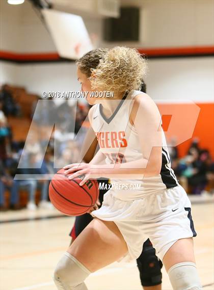Thumbnail 3 in Douglas Byrd @ South View photogallery.