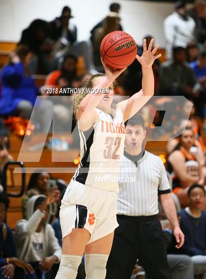 Thumbnail 3 in Douglas Byrd @ South View photogallery.