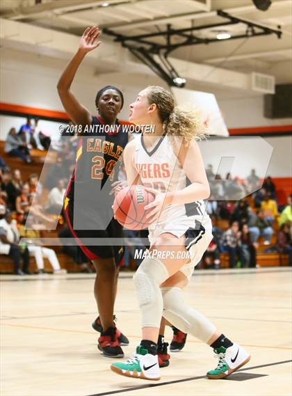 Thumbnail 1 in Douglas Byrd @ South View photogallery.