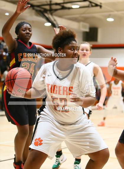 Thumbnail 2 in Douglas Byrd @ South View photogallery.