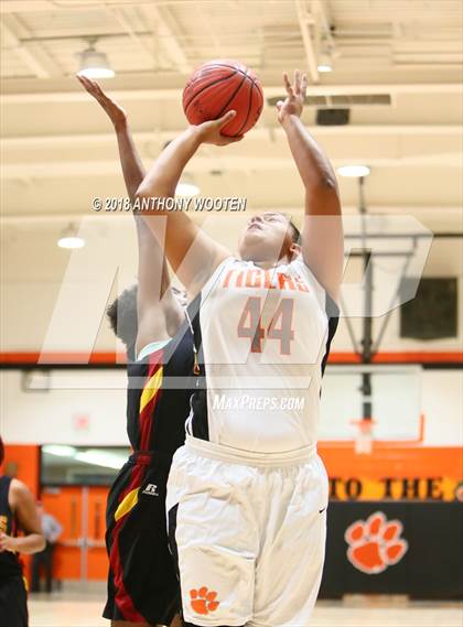 Thumbnail 2 in Douglas Byrd @ South View photogallery.