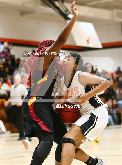 Thumbnail 2 in Douglas Byrd @ South View photogallery.