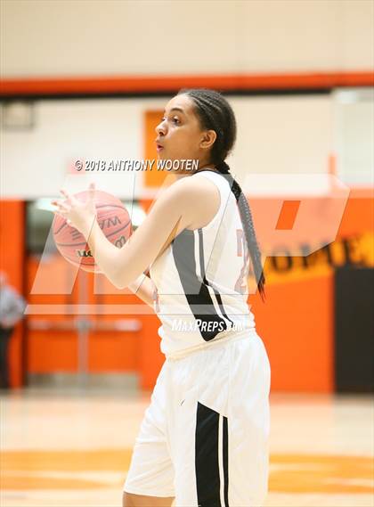 Thumbnail 2 in Douglas Byrd @ South View photogallery.