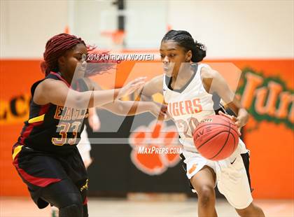 Thumbnail 1 in Douglas Byrd @ South View photogallery.