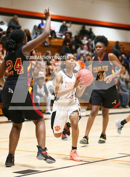 Thumbnail 1 in Douglas Byrd @ South View photogallery.