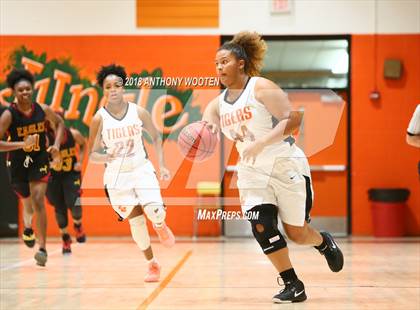 Thumbnail 3 in Douglas Byrd @ South View photogallery.