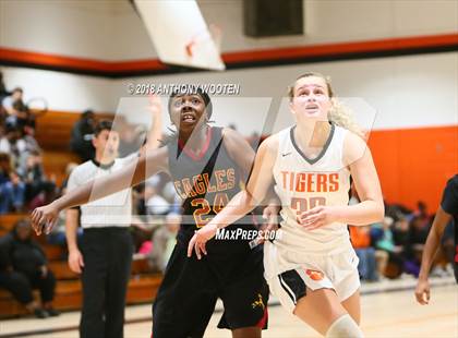 Thumbnail 2 in Douglas Byrd @ South View photogallery.