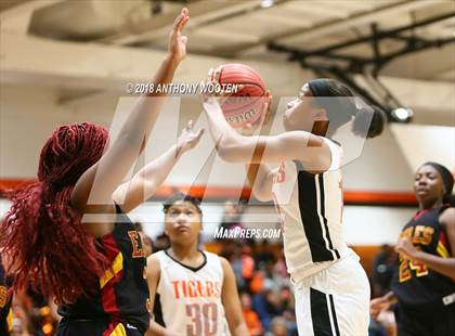 Thumbnail 3 in Douglas Byrd @ South View photogallery.