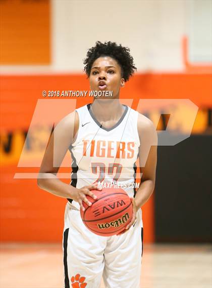 Thumbnail 3 in Douglas Byrd @ South View photogallery.