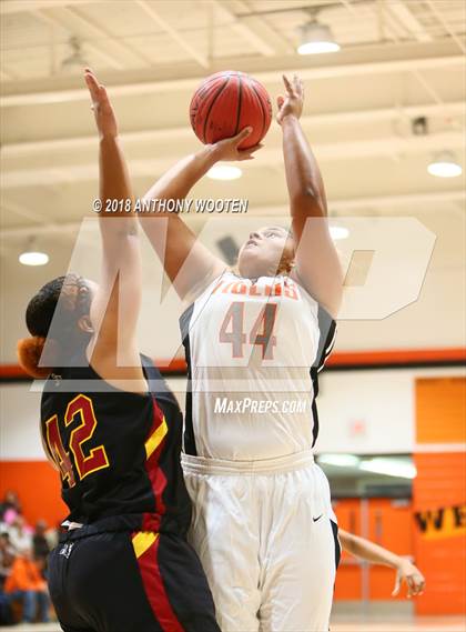Thumbnail 3 in Douglas Byrd @ South View photogallery.