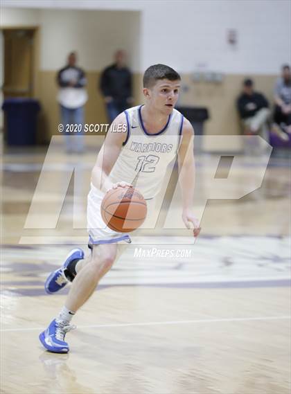 Thumbnail 2 in Vinton County vs Warren (OHSAA D2 Sectional Playoff) photogallery.