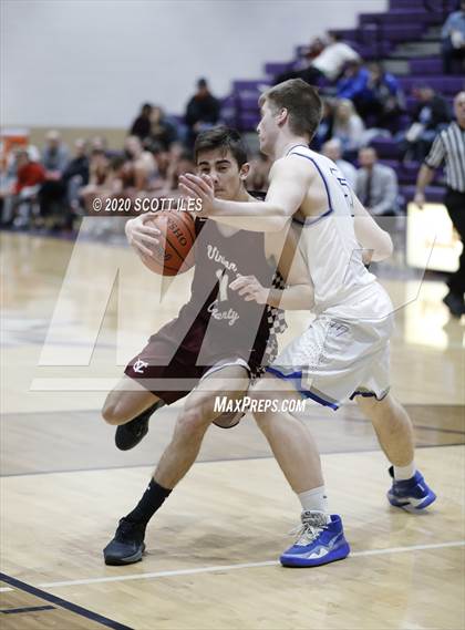 Thumbnail 3 in Vinton County vs Warren (OHSAA D2 Sectional Playoff) photogallery.