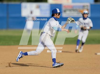 Thumbnail 3 in Bonita @ San Dimas photogallery.