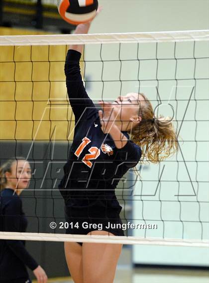 Thumbnail 2 in San Rafael vs. California School for the Deaf (Nor-Cal Invitational ) photogallery.