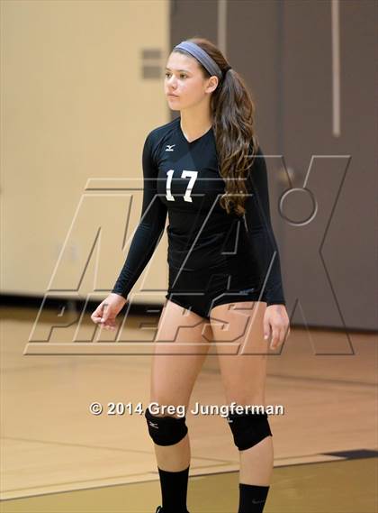 Thumbnail 1 in San Rafael vs. California School for the Deaf (Nor-Cal Invitational ) photogallery.