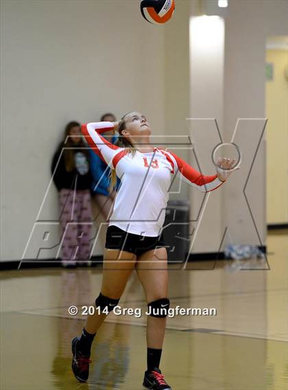Thumbnail 3 in San Rafael vs. California School for the Deaf (Nor-Cal Invitational ) photogallery.