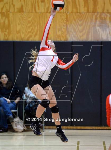 Thumbnail 2 in San Rafael vs. California School for the Deaf (Nor-Cal Invitational ) photogallery.