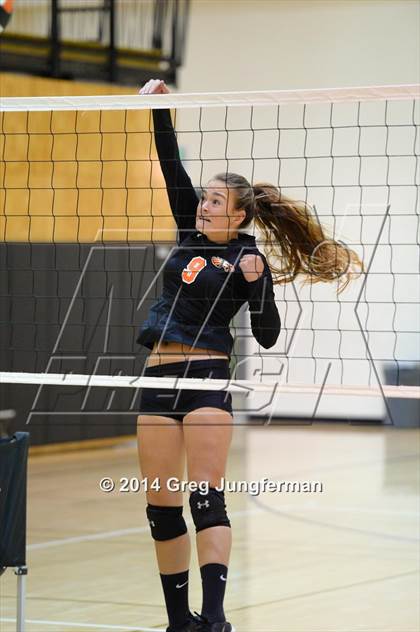 Thumbnail 3 in San Rafael vs. California School for the Deaf (Nor-Cal Invitational ) photogallery.