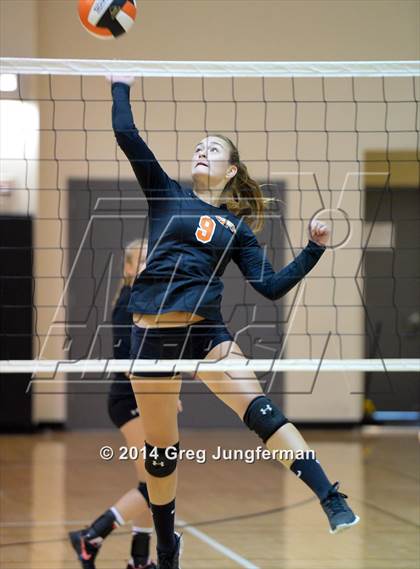 Thumbnail 2 in San Rafael vs. California School for the Deaf (Nor-Cal Invitational ) photogallery.