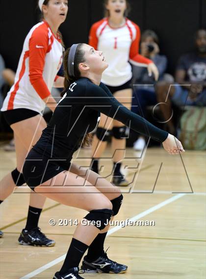 Thumbnail 1 in San Rafael vs. California School for the Deaf (Nor-Cal Invitational ) photogallery.