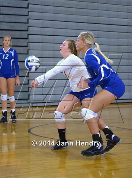Thumbnail 1 in O'Gorman vs. Durango (Durango Fall Classic) photogallery.