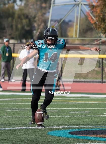 Thumbnail 3 in Christopher vs Alisal (CIF CCS D4 SemifFinal) photogallery.