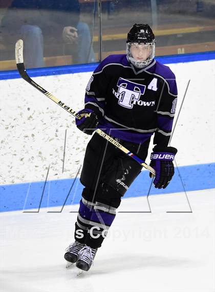 Thumbnail 2 in Tri-Town vs. Newtown (CIAC DIII Semifinal) photogallery.