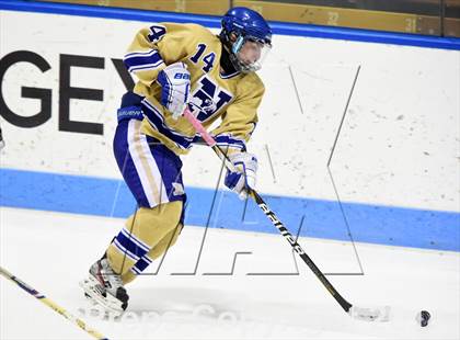 Thumbnail 2 in Tri-Town vs. Newtown (CIAC DIII Semifinal) photogallery.