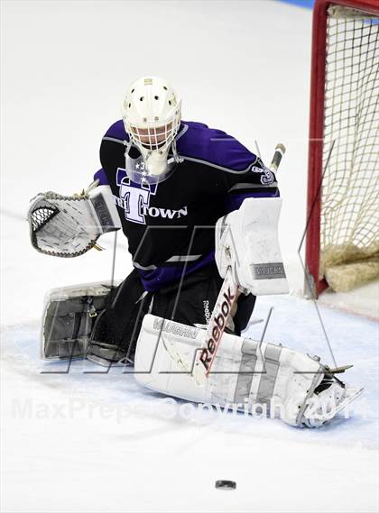Thumbnail 2 in Tri-Town vs. Newtown (CIAC DIII Semifinal) photogallery.