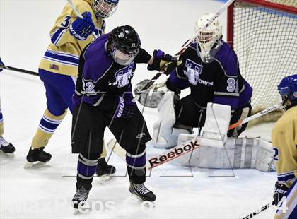 Thumbnail 3 in Tri-Town vs. Newtown (CIAC DIII Semifinal) photogallery.