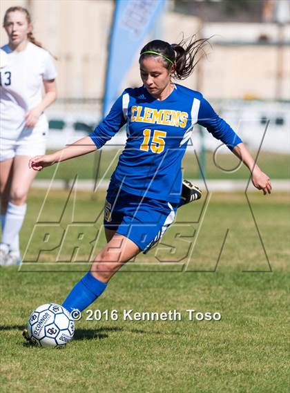Thumbnail 3 in O'Connor vs. Clemens (NEISD Tournament) photogallery.