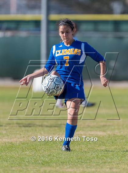 Thumbnail 2 in O'Connor vs. Clemens (NEISD Tournament) photogallery.