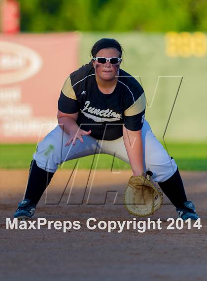 Thumbnail 1 in Junction vs. Charlotte (UIL 1A Bi-district) photogallery.