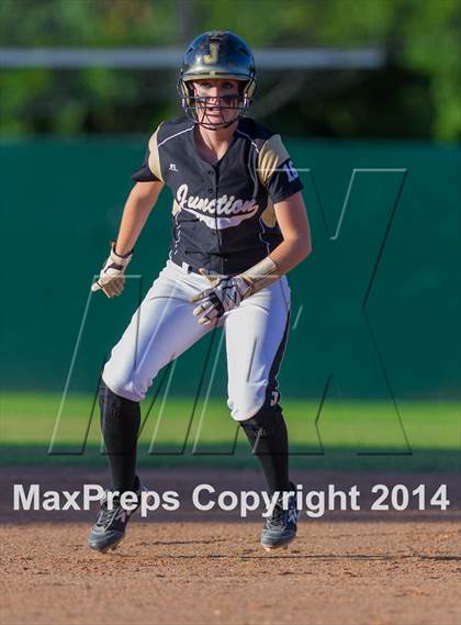 Thumbnail 1 in Junction vs. Charlotte (UIL 1A Bi-district) photogallery.