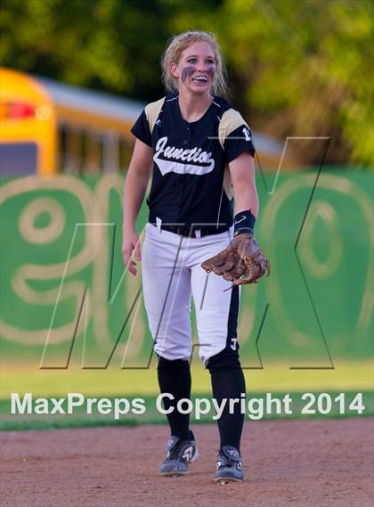 Thumbnail 3 in Junction vs. Charlotte (UIL 1A Bi-district) photogallery.