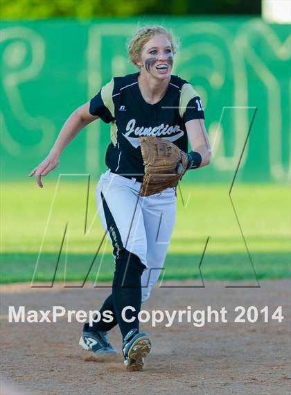 Thumbnail 3 in Junction vs. Charlotte (UIL 1A Bi-district) photogallery.