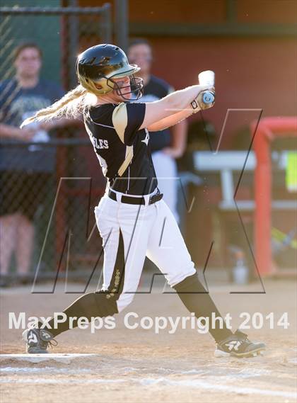 Thumbnail 1 in Junction vs. Charlotte (UIL 1A Bi-district) photogallery.